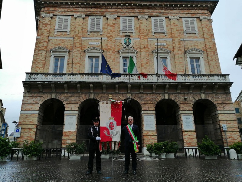Datei:IT macerata-g7.jpg