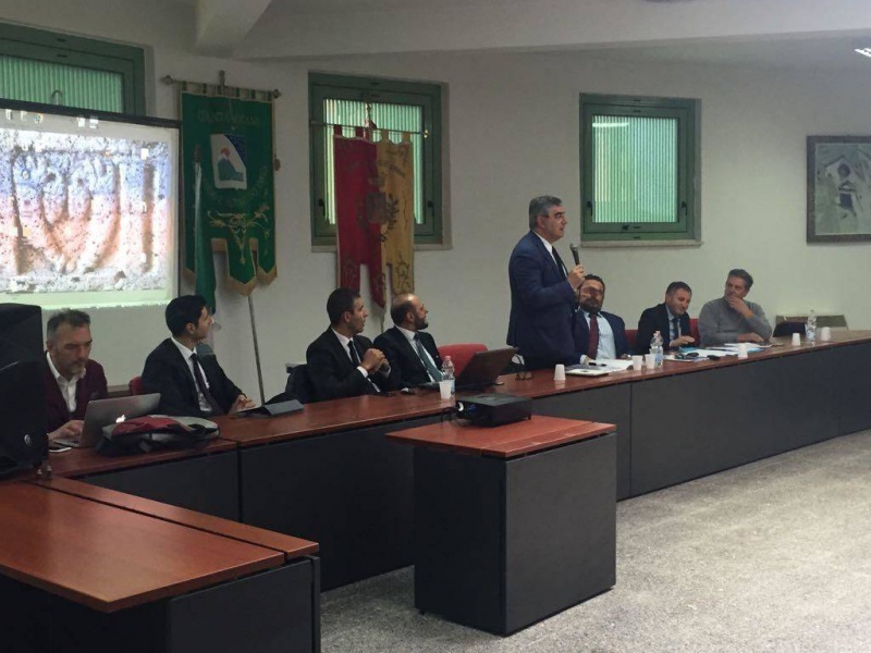 Datei:IT cm-altosangro-altipiano-delle-cinque-miglia-g2etal.jpg