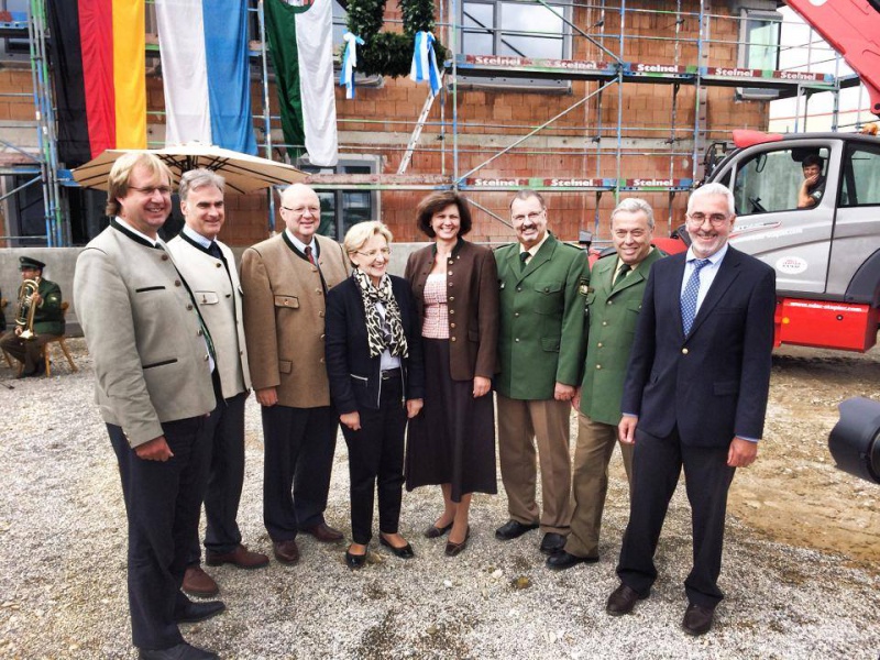 Datei:Holzkirchen-mb3.jpg