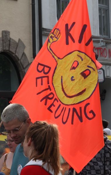 Datei:DEM 2024-05-01-kinderbetreuung2.jpg