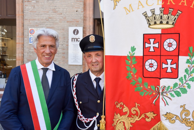 Datei:IT macerata-g3.jpg