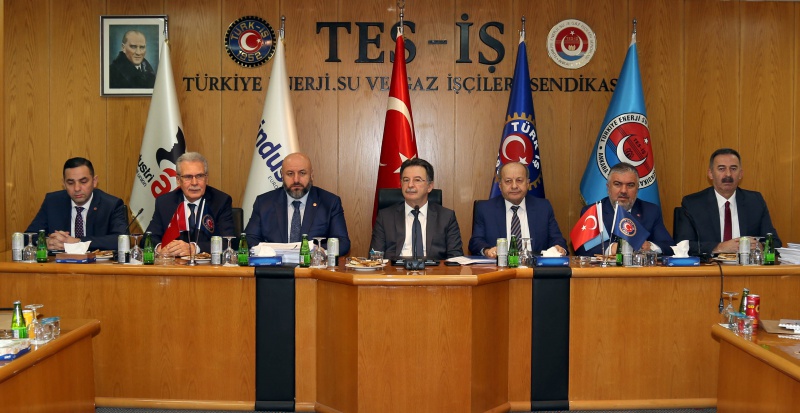 Datei:POL TR turkiye-enerji-su-ve-gaz-iscileri-sendikasi1.jpg
