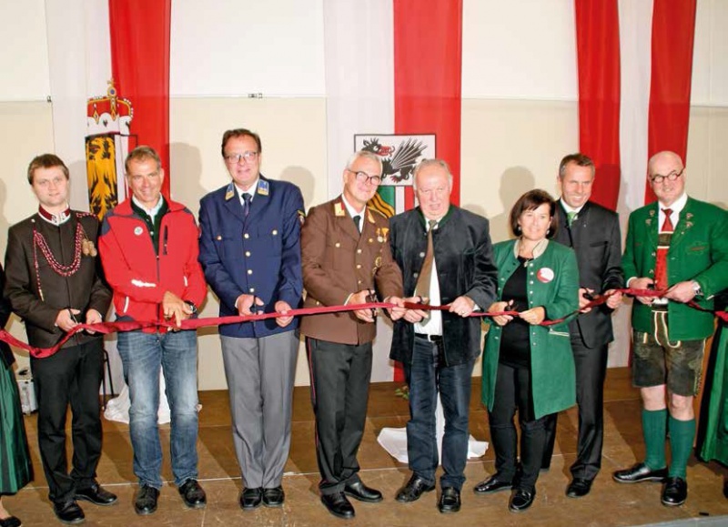 Datei:AT bad-goisern-am-hallstaettersee3.jpg
