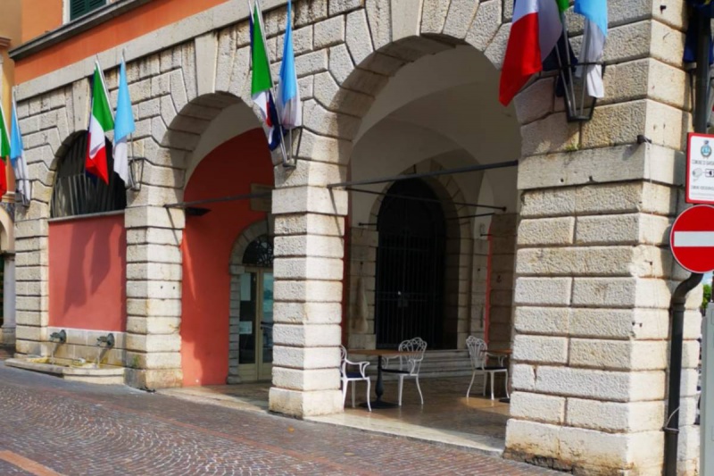 Datei:IT gargnano1.jpg