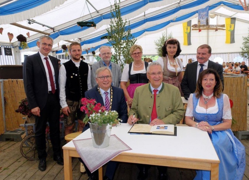 Datei:Wallersdorf--haidlfing2.jpg