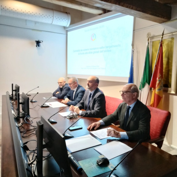 Datei:IT pr-bergamo1.jpg