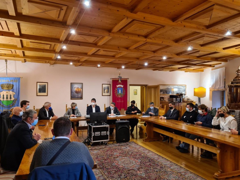 Datei:IT ville-d-anaunia--tuenno-g2etal.jpg