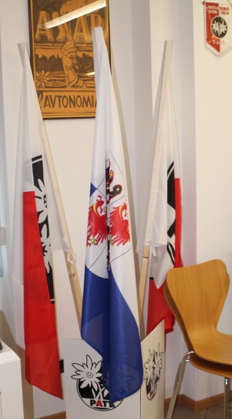 Datei:POL IT patt-ms3.jpg