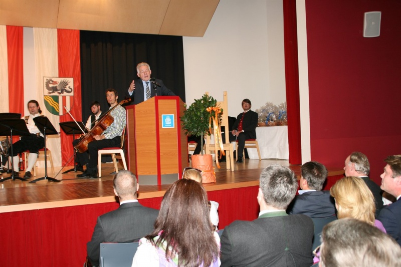 Datei:AT bad-goisern-am-hallstaettersee1.jpg